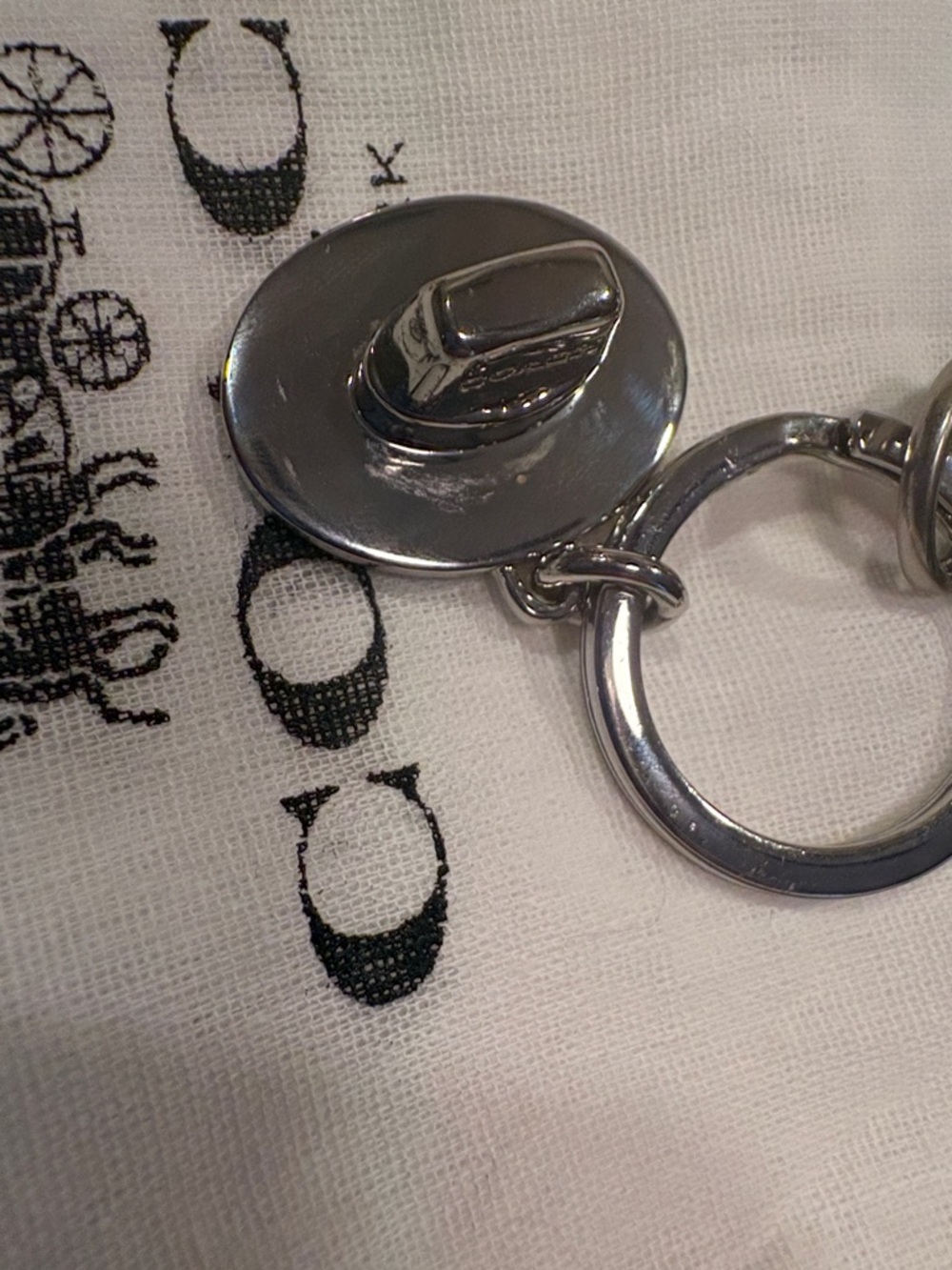 NWOT Coach Two-Tone Turnlock Valet Key Fob - Rose Gold & Silver - Picture 10 of 11